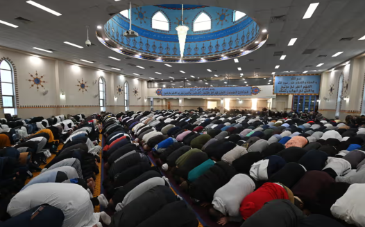 Imams and sheikhs to urge Australian Muslims to back voice during Friday prayers