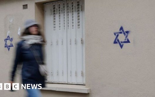Antisemitic graffiti in Paris worries French leaders